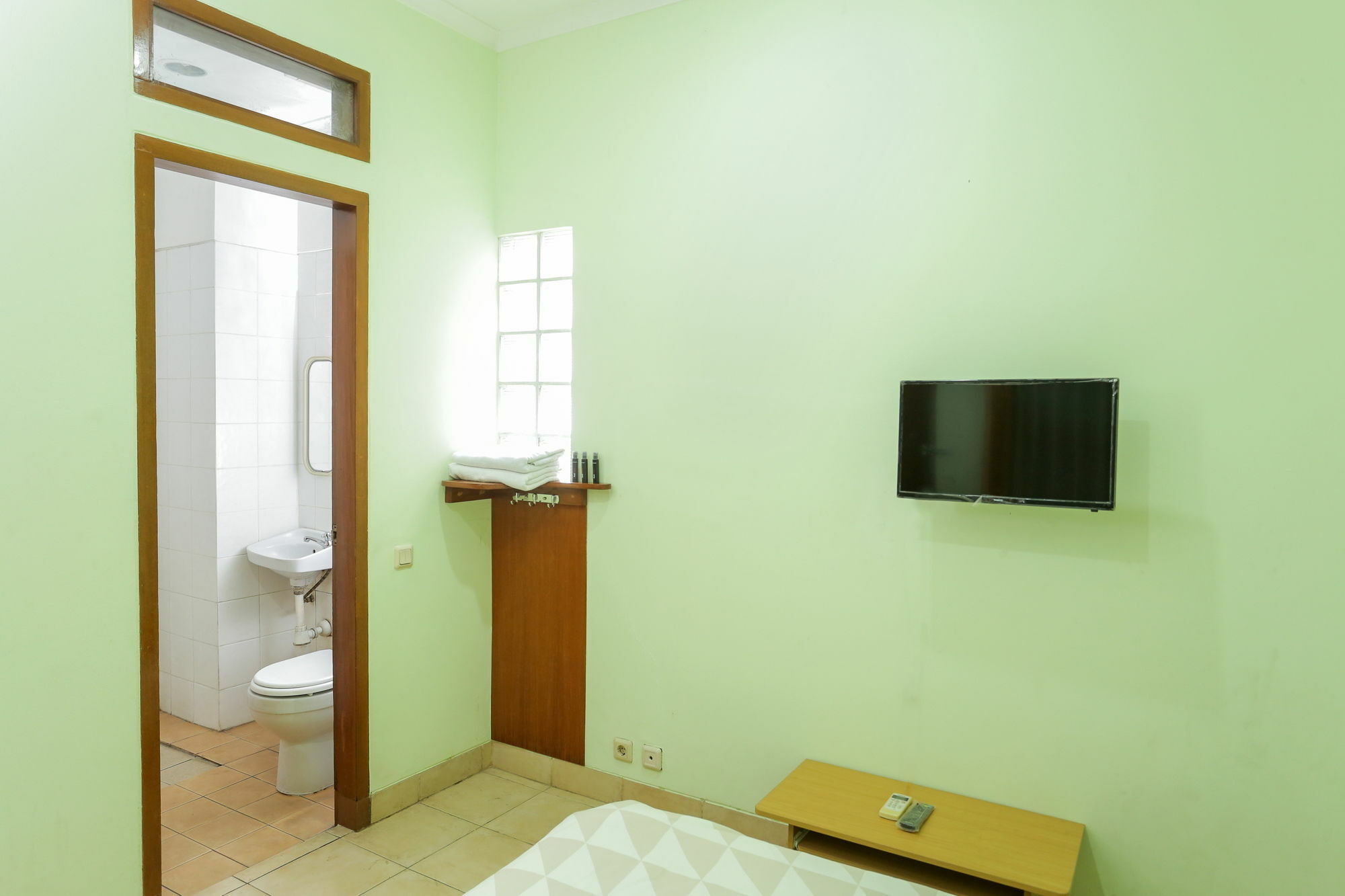 מלון בנדונג Reddoorz Near Sukajadi מראה חיצוני תמונה